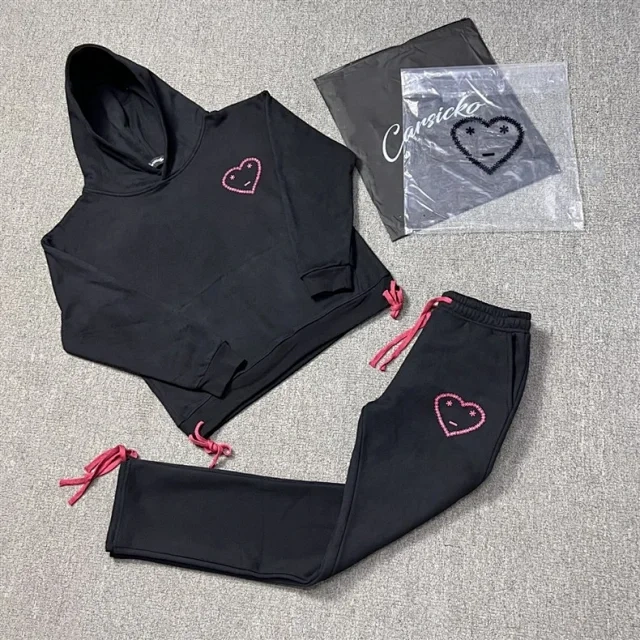 Heart-Graphic Hoodie and Jogger Set -3