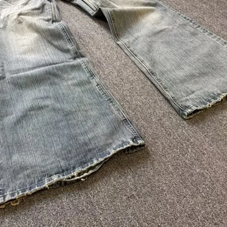 Washed Wide-Leg Jeans -5