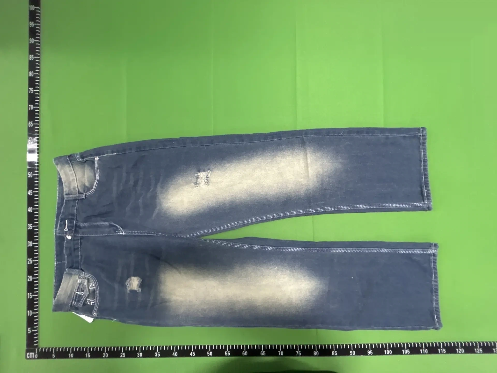 Contrast-Stitch Straight-Leg Jeans -3