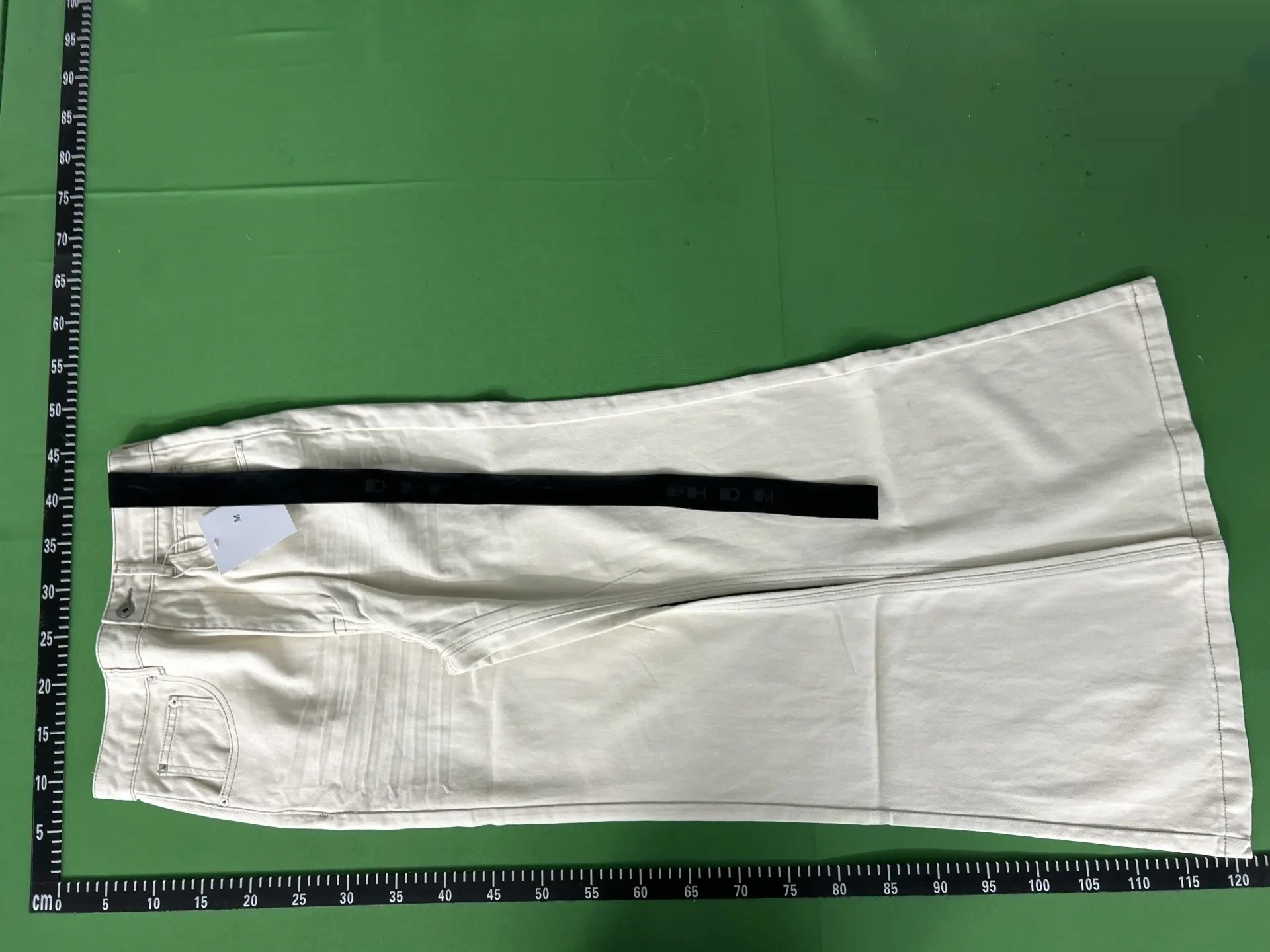 Zip-Detail Straight-Leg Jeans -2