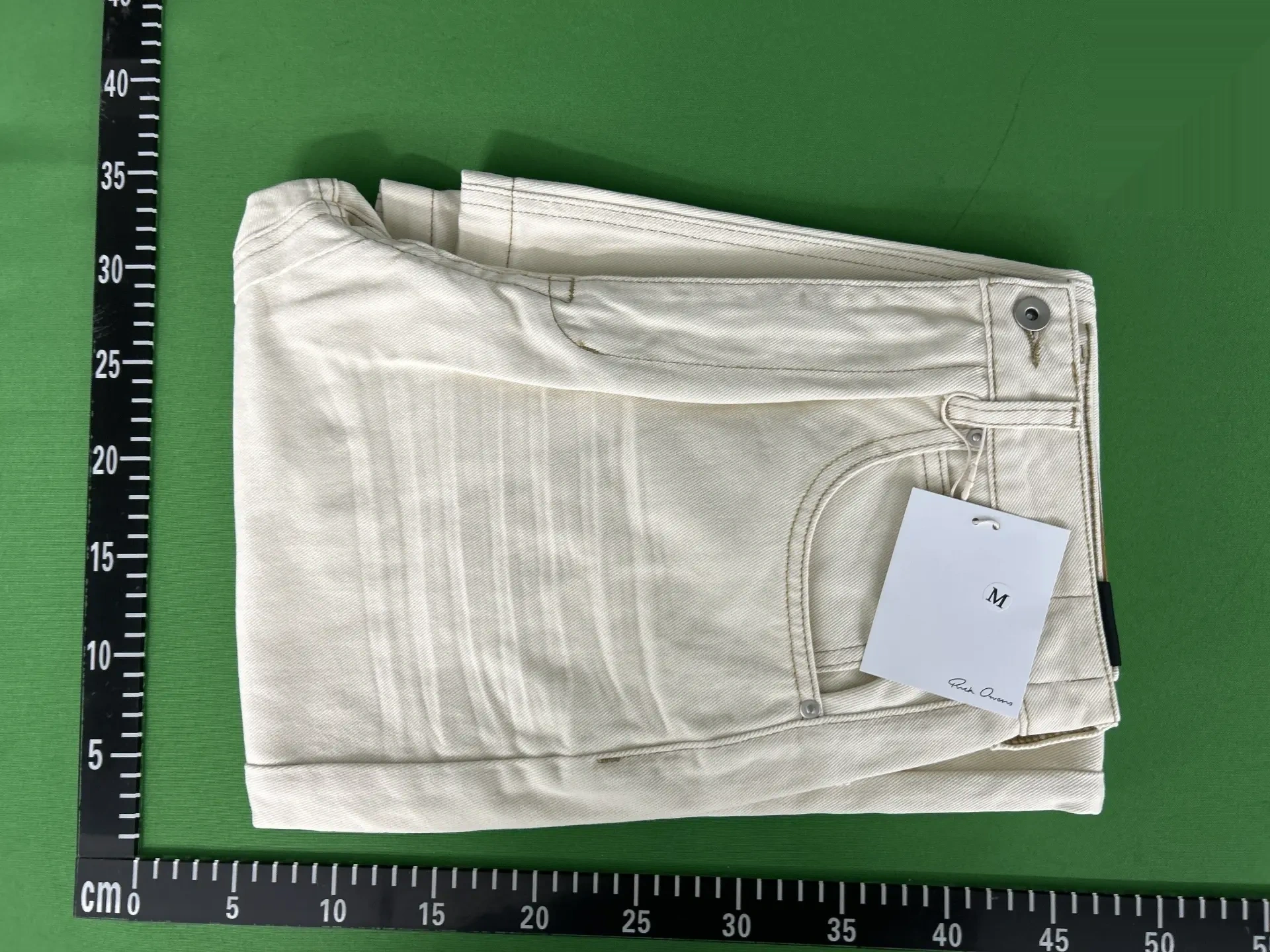 Zip-Detail Straight-Leg Jeans -3