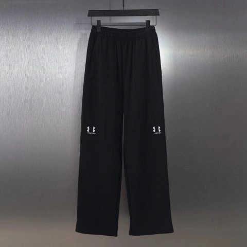 Embroidered Wide-Leg Sweatpant