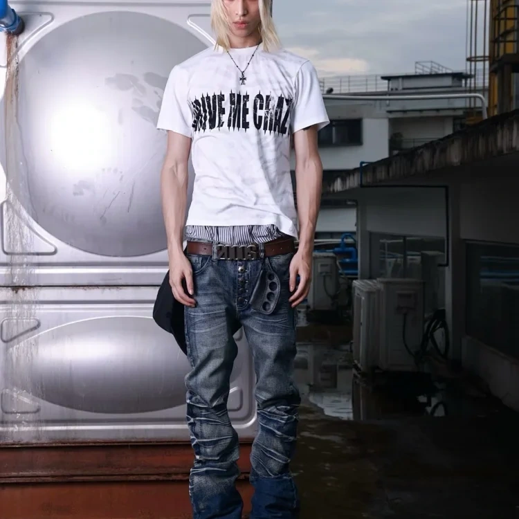 Washed Curved-Leg Jeans -3
