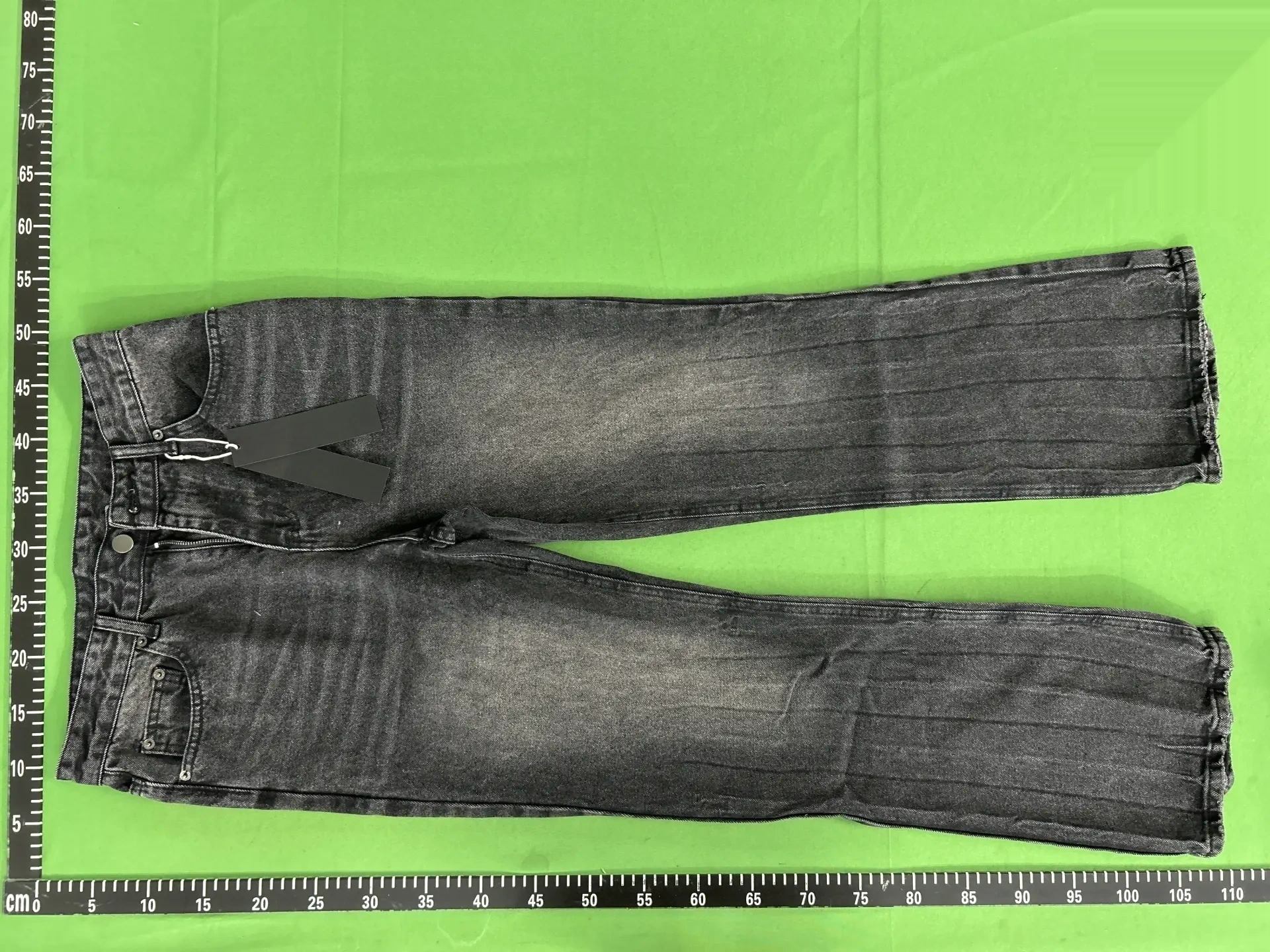 Distressed Flared Jeans -3