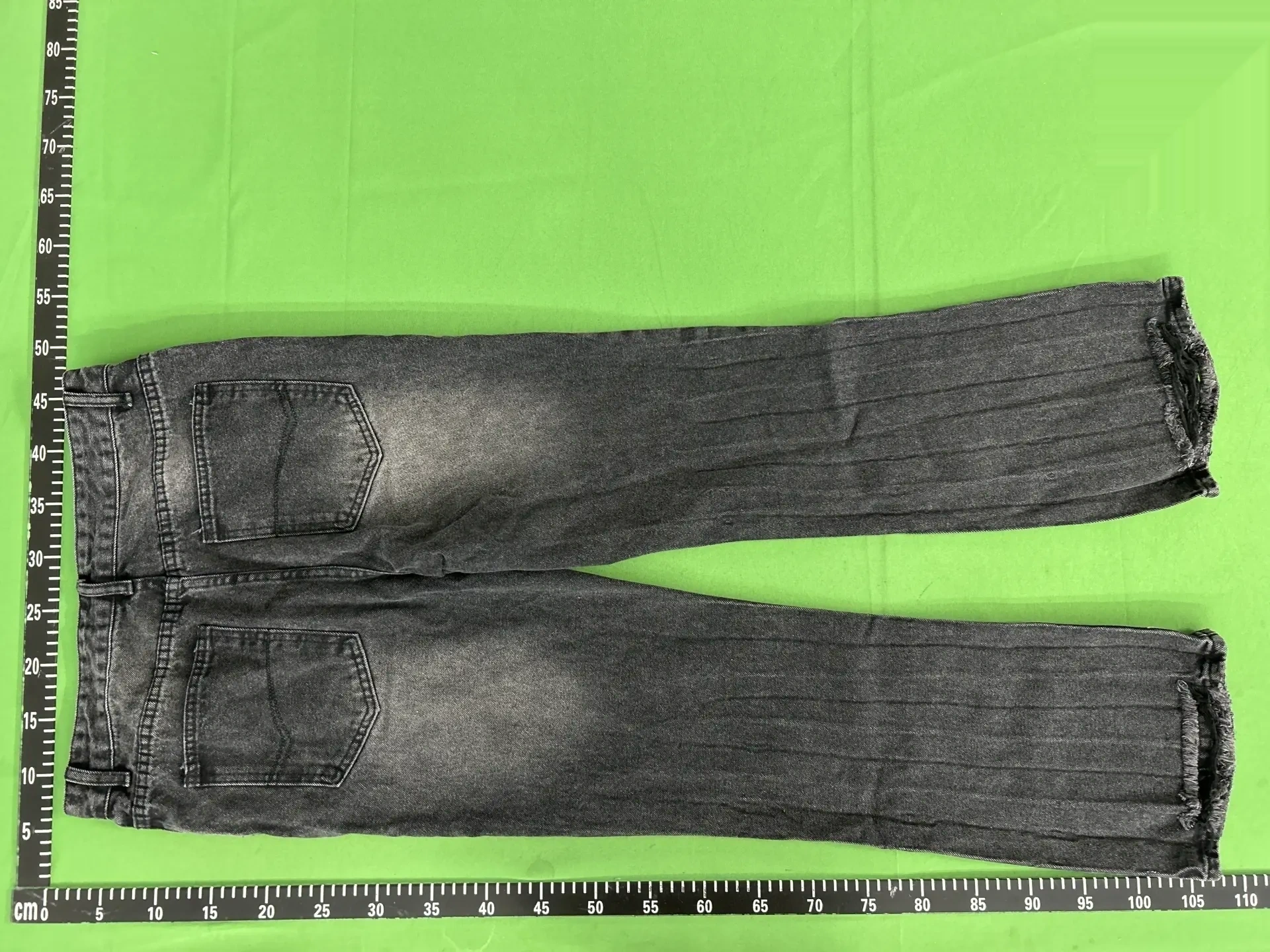 Distressed Flared Jeans -5