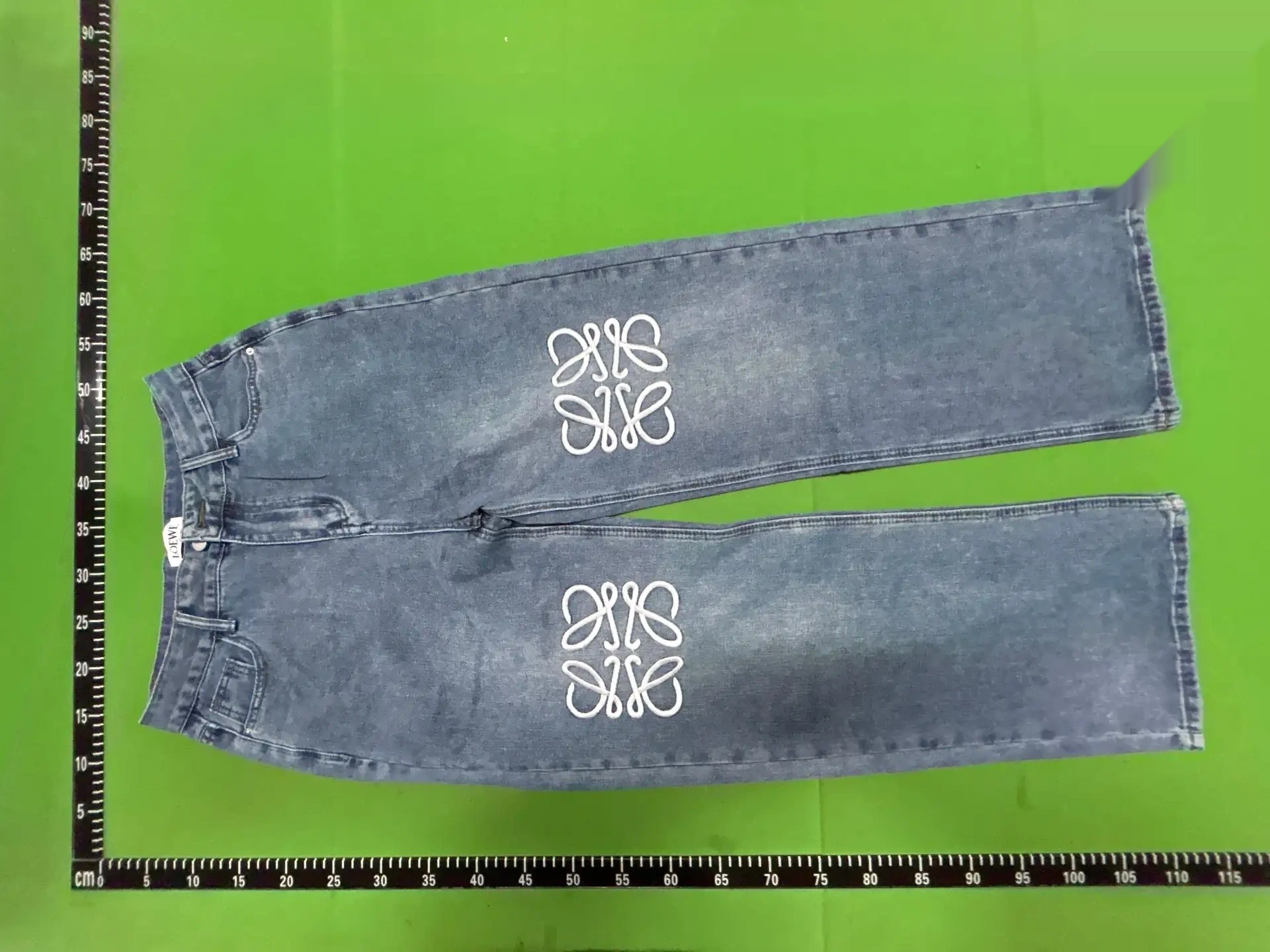 Embroidered Wide-Leg Jeans -6