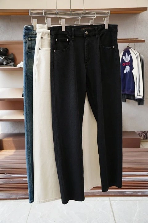 Straight-Leg Jeans Collection