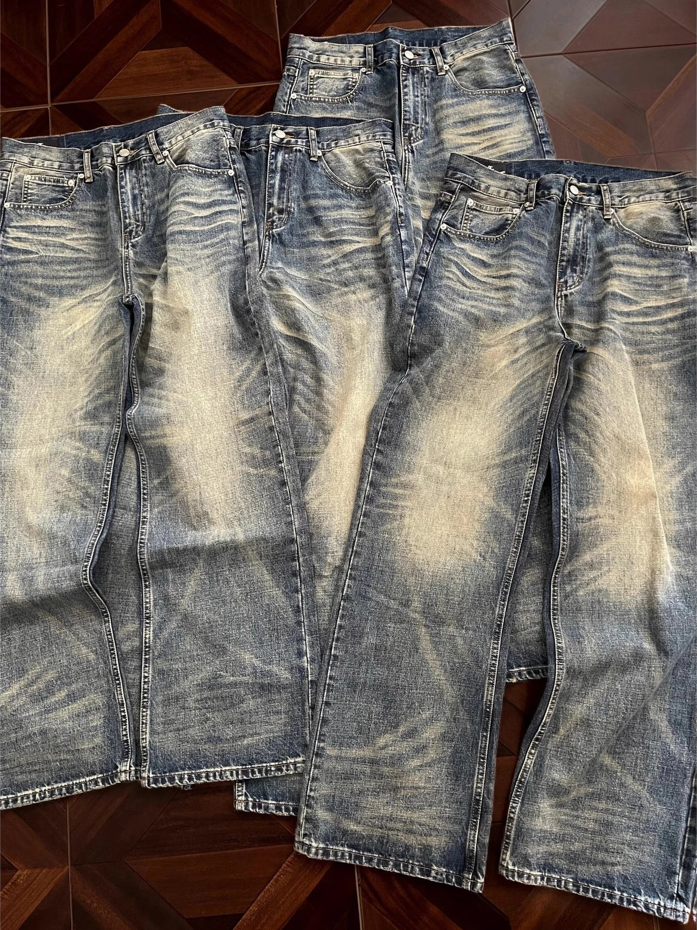 Vintage-Wash Relaxed Flared Je source image 1