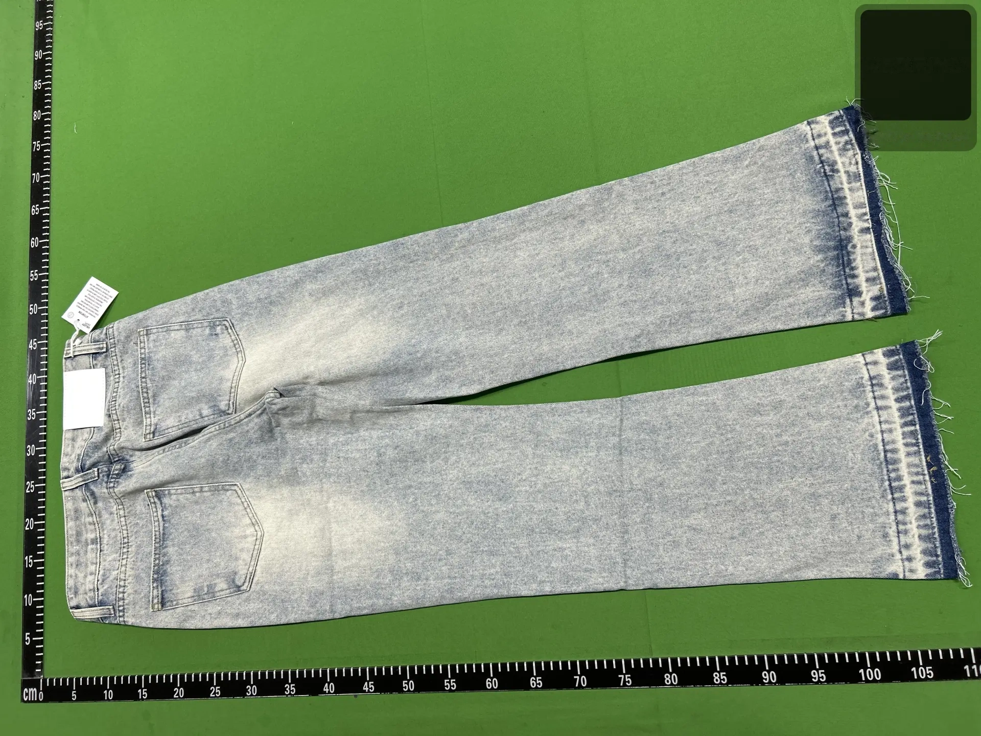 Light-Wash Straight-Leg Jeans -2