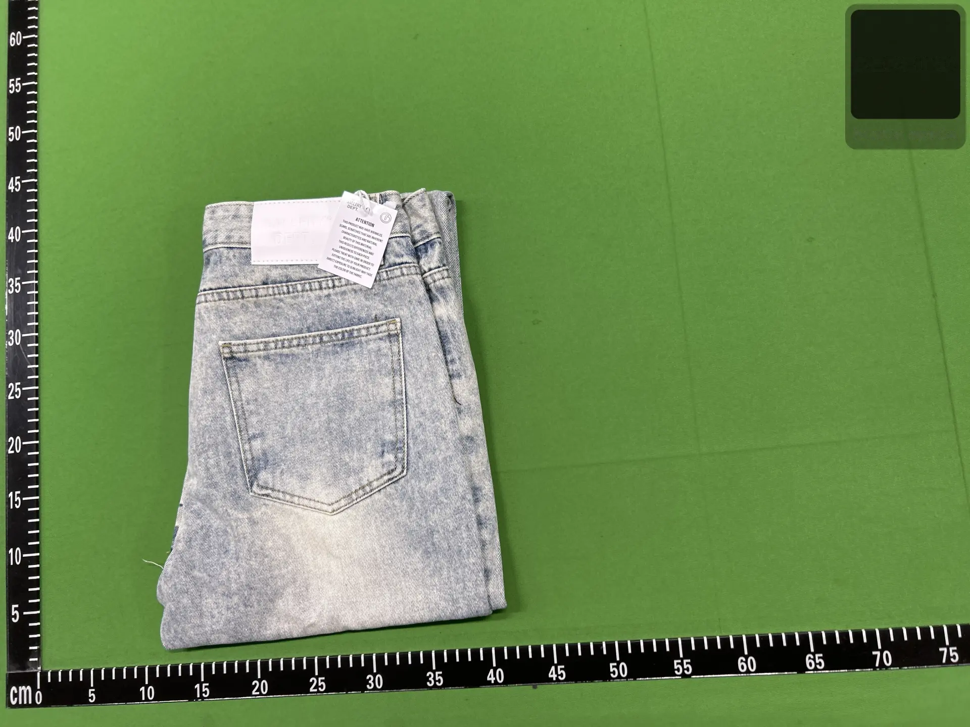 Light-Wash Straight-Leg Jeans -5