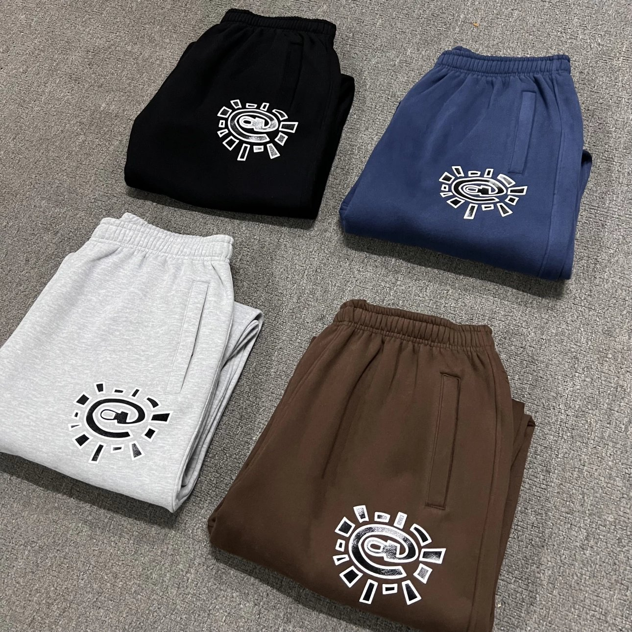Sun-Graphic Sweatpants - AD02