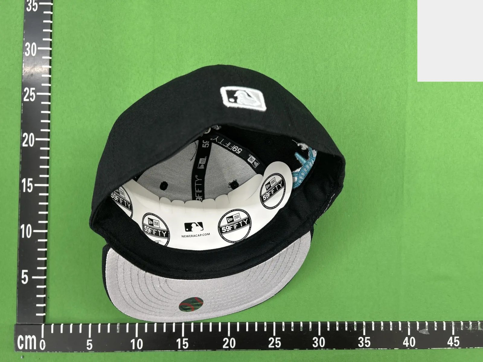 Two-Tone Flat-Brim Cap Collection -3