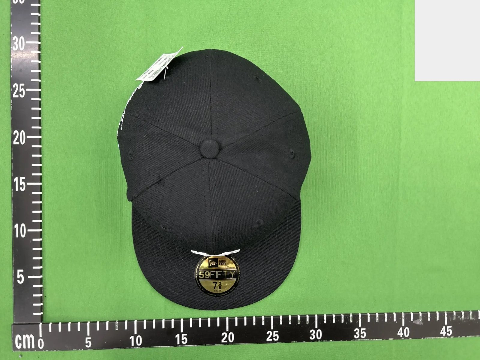 Two-Tone Flat-Brim Cap Collection -4