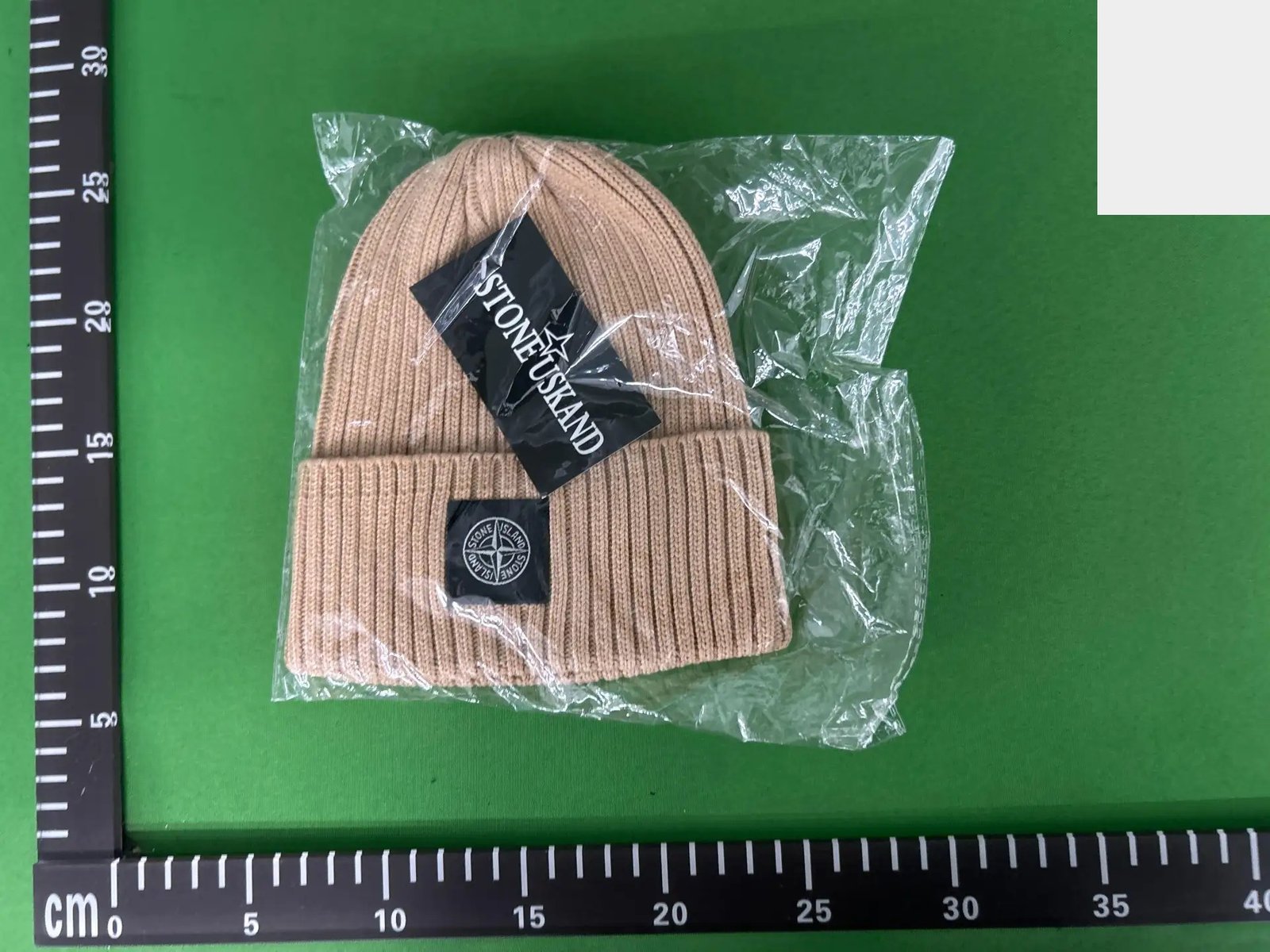 Compass Patch Ribbed Beanie -4