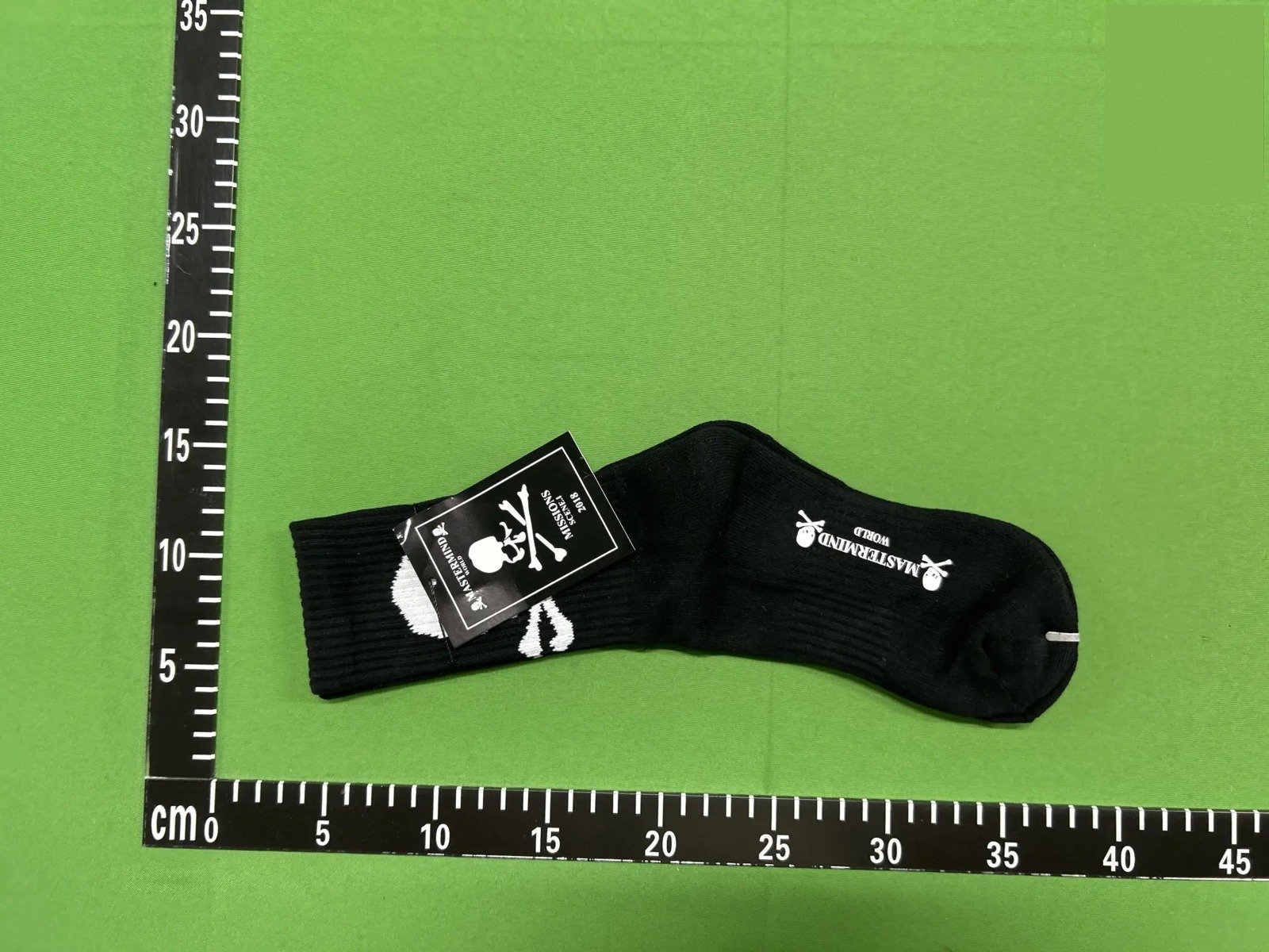 Cross Graphic Crew Socks -3