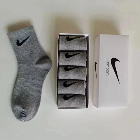 Boxed No-Show Socks