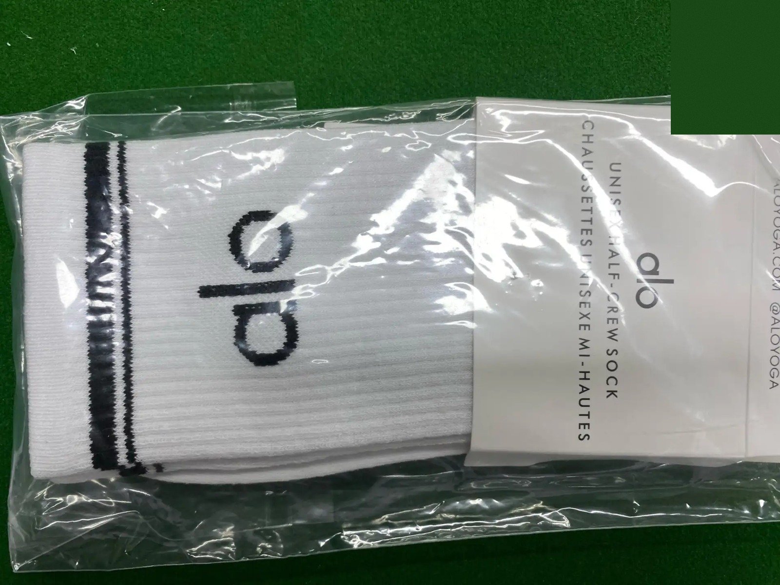 Ribbed Logo Crew Socks -5