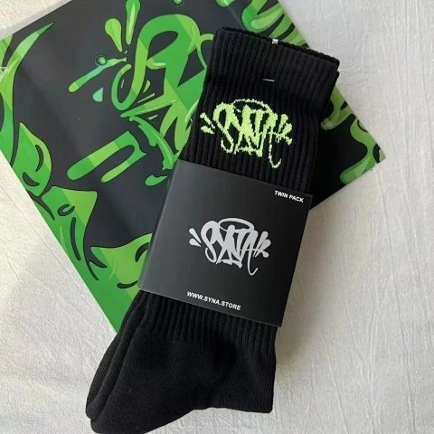 Graffiti Graphic Crew Socks source image 1